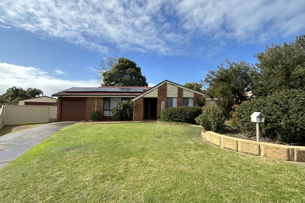 7 Duignan Place, Australind, WA, 6233 - Image 1