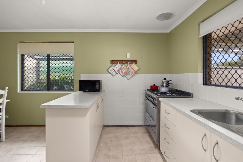 15 Nyabing Way, Withers, WA, 6230 - Image 10