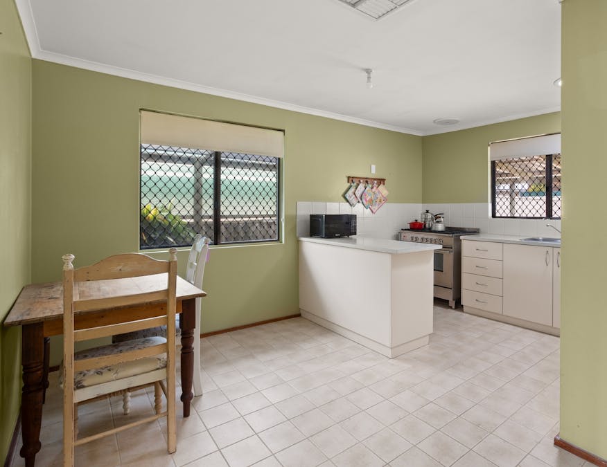 15 Nyabing Way, Withers, WA, 6230 - Image 9