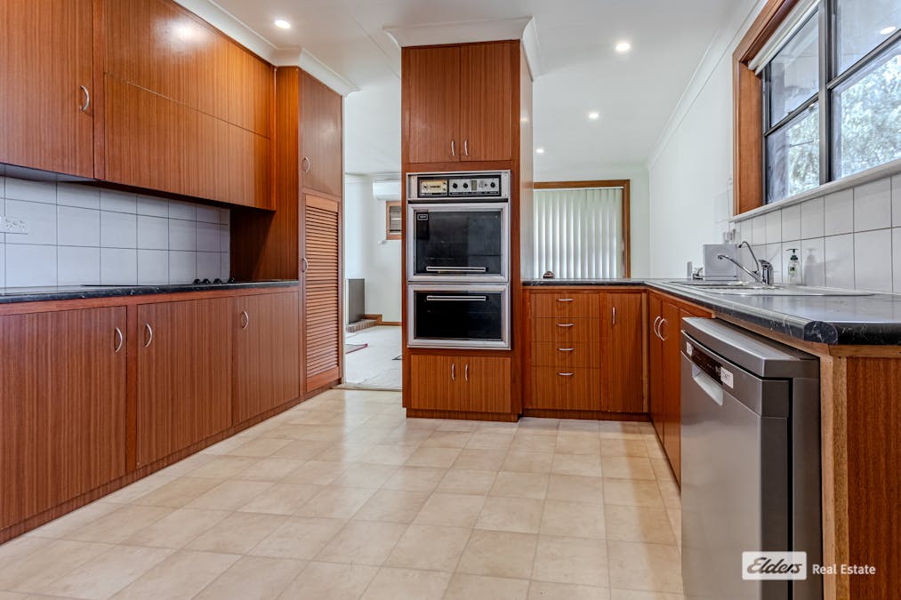 4 Freeling Street, Naracoorte, SA, 5271 - Image 2