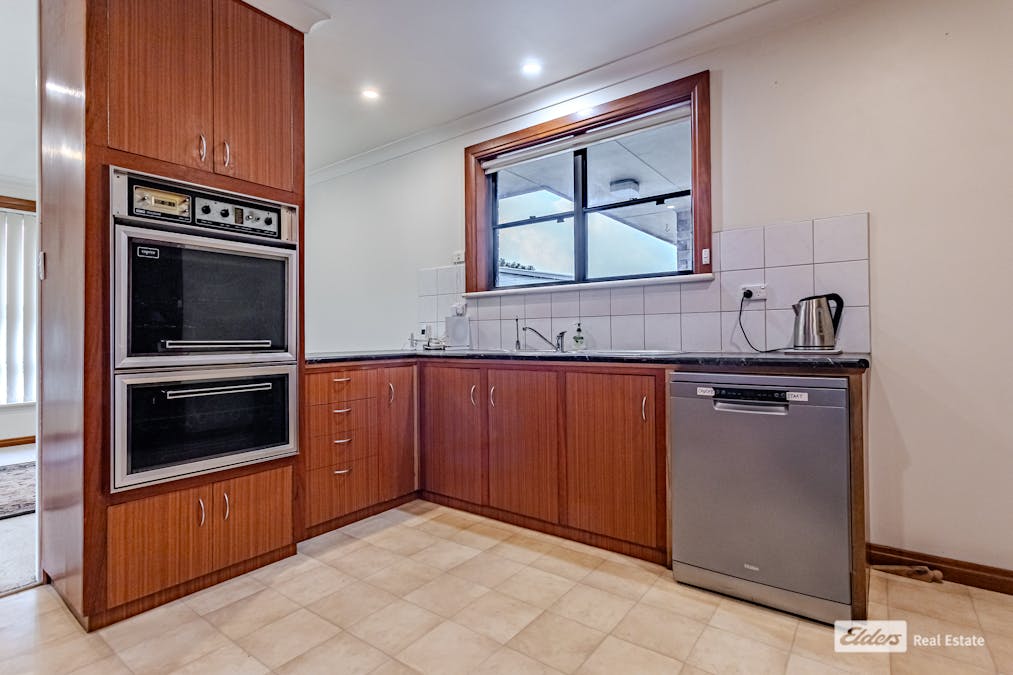 4 Freeling Street, Naracoorte, SA, 5271 - Image 3