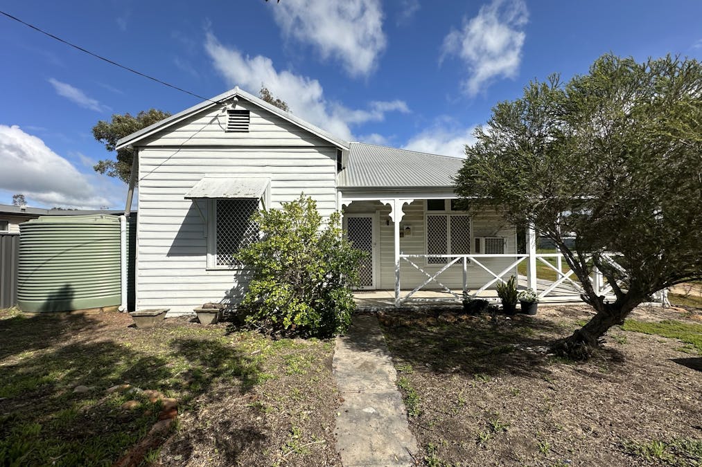 70 Piesse Street, Katanning, WA, 6317 - Image 2