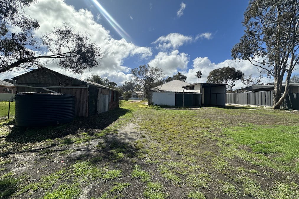 70 Piesse Street, Katanning, WA, 6317 - Image 18