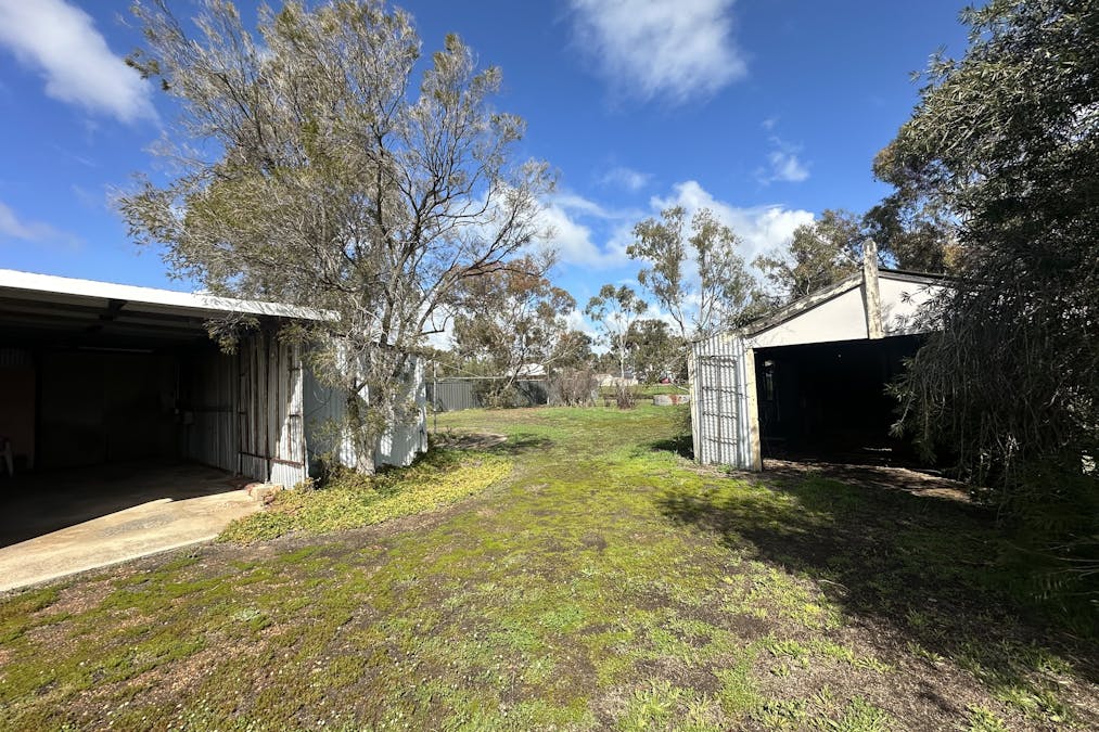 70 Piesse Street, Katanning, WA, 6317 - Image 22
