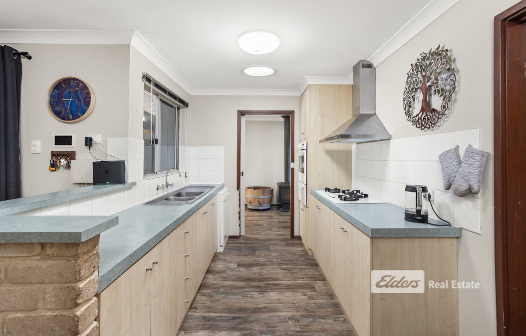 15 Sellenger Way, Australind, WA, 6233 - Image 3