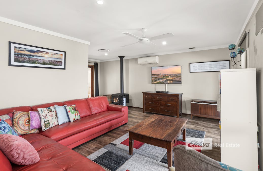 15 Sellenger Way, Australind, WA, 6233 - Image 6