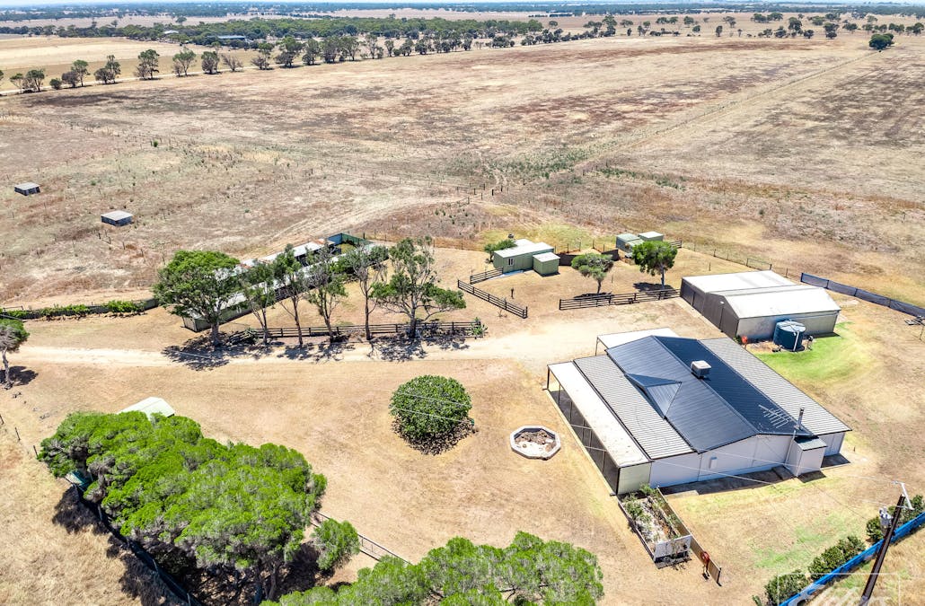 87 Thorpe Road, Clayton Bay, SA, 5256 - Image 2