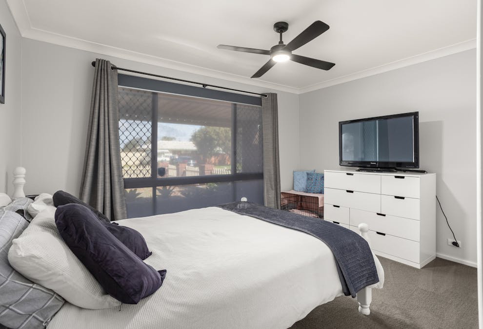 16 Drysdale Place, East Bunbury, WA, 6230 - Image 12