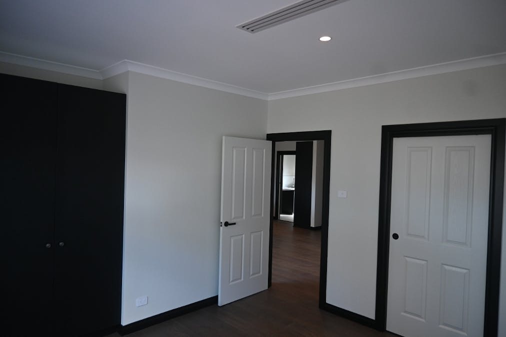 2/25 South Street, York, WA, 6302 - Image 11