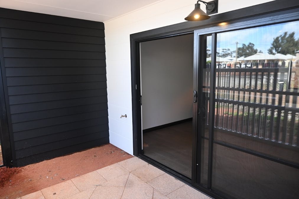2/25 South Street, York, WA, 6302 - Image 7
