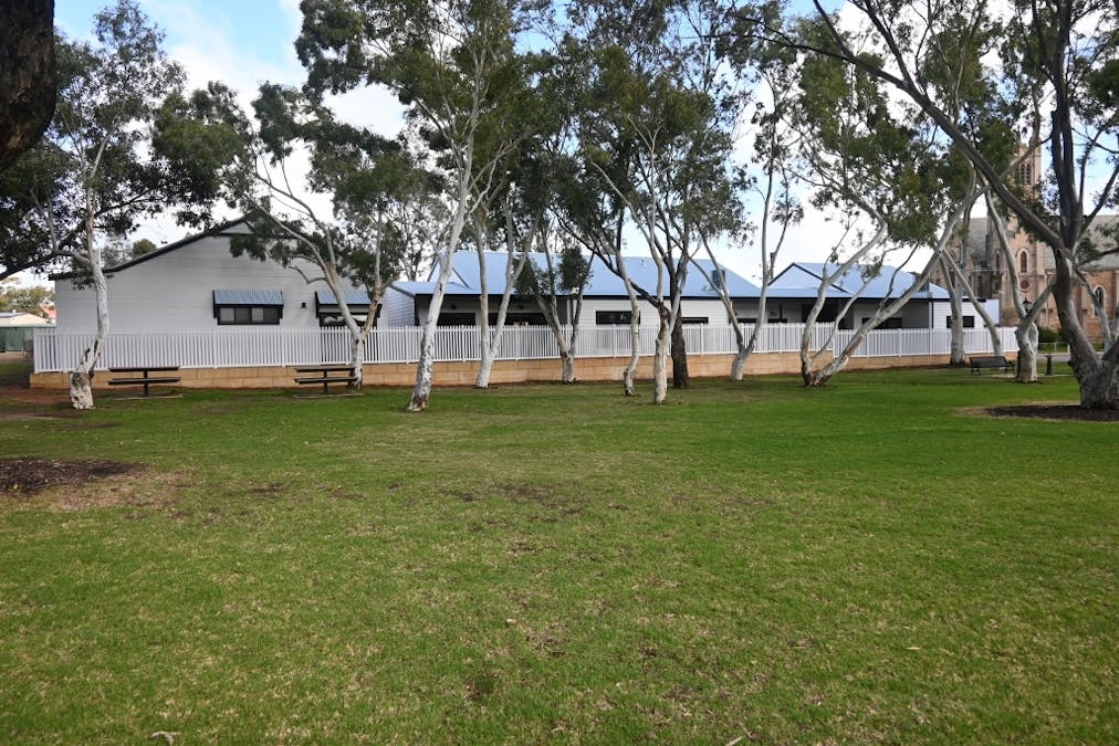 6/25 South Street, York, WA, 6302 - Image 2