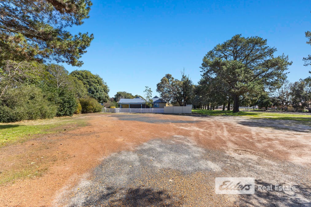 74 Throssell Street, Collie, WA, 6225 - Image 3
