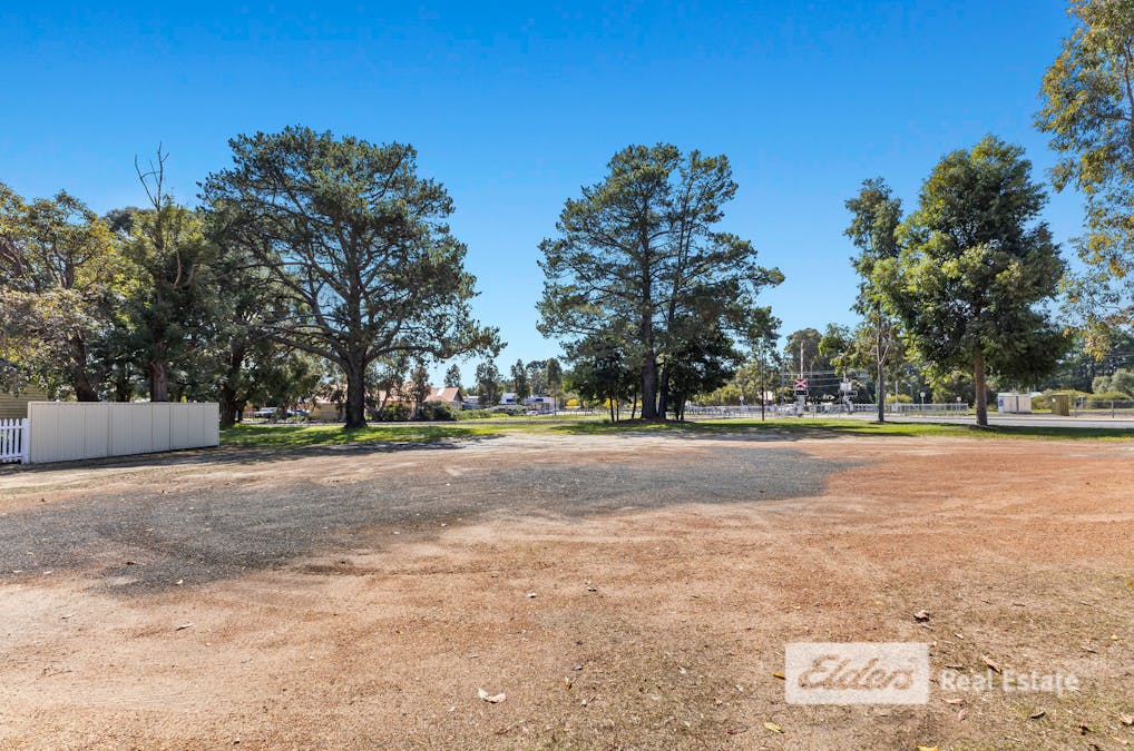 74 Throssell Street, Collie, WA, 6225 - Image 4