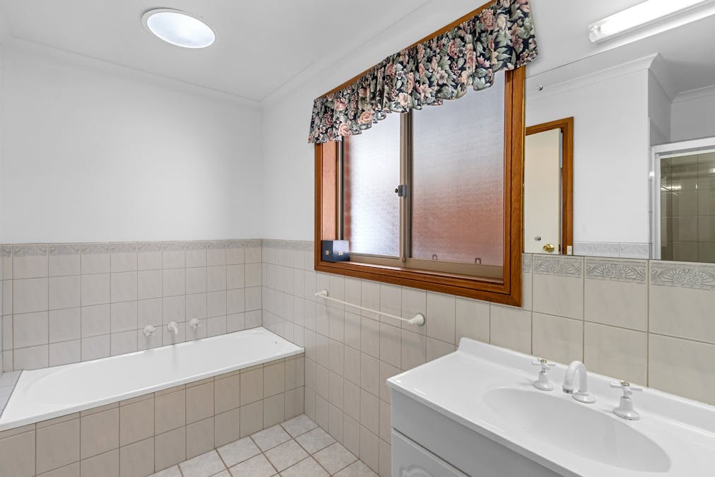 7/50B Victoria Road, Clare, SA, 5453 - Image 18