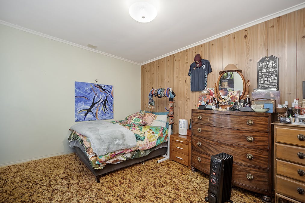 13 Roberts Street, Hamilton, VIC, 3300 - Image 4