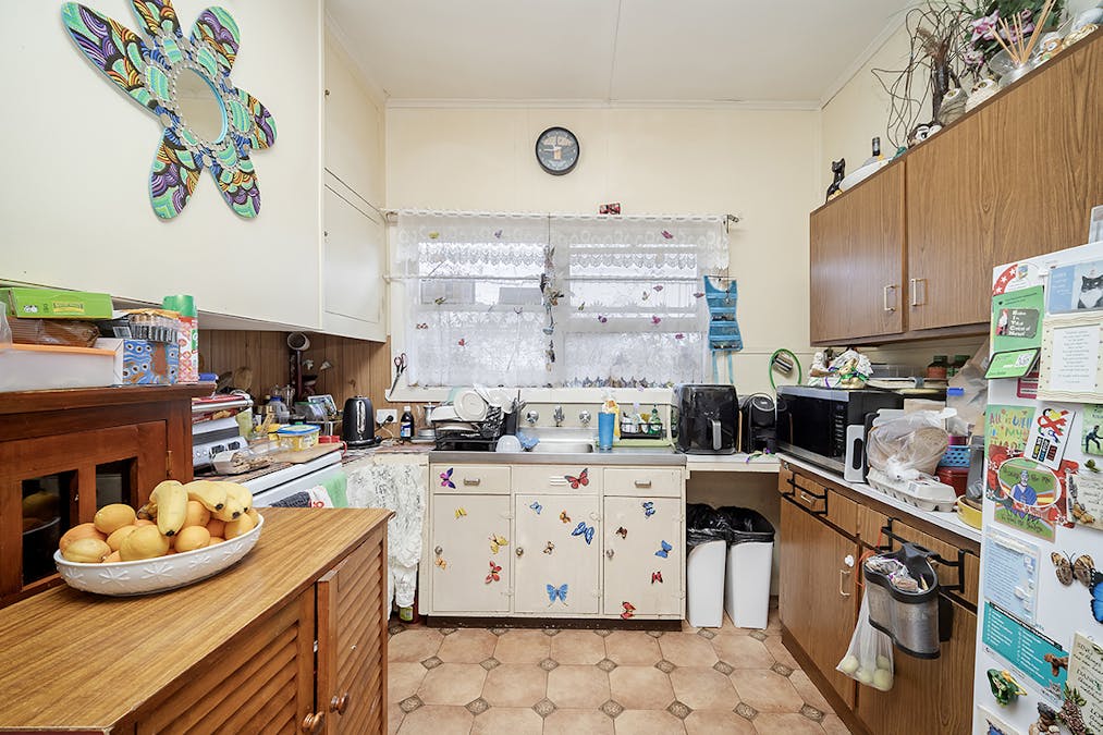 13 Roberts Street, Hamilton, VIC, 3300 - Image 3