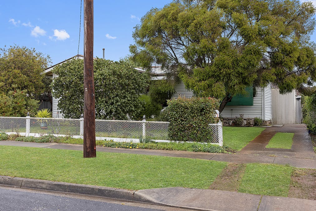 13 Roberts Street, Hamilton, VIC, 3300 - Image 7