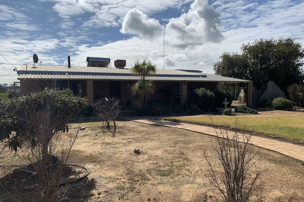 19 Dale Crescent, Narembeen, WA, 6369 - Image 3
