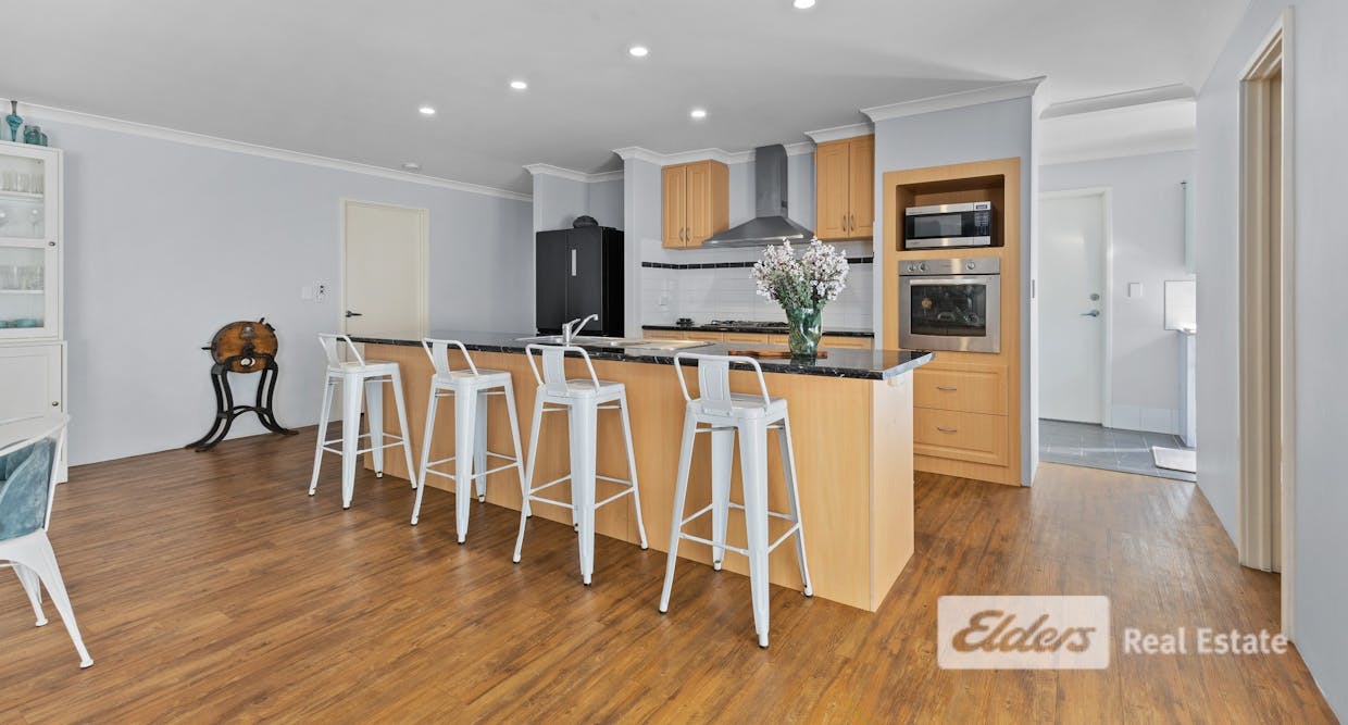 61 Kingston Drive, Australind, WA, 6233 - Image 3
