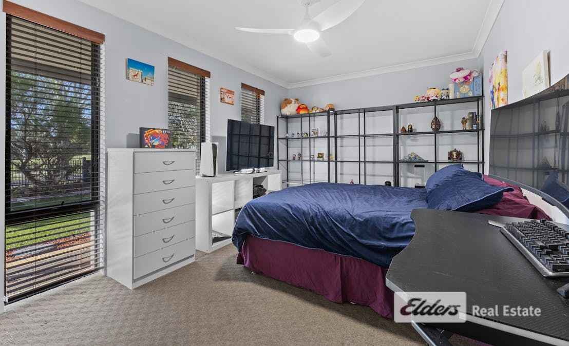 61 Kingston Drive, Australind, WA, 6233 - Image 11