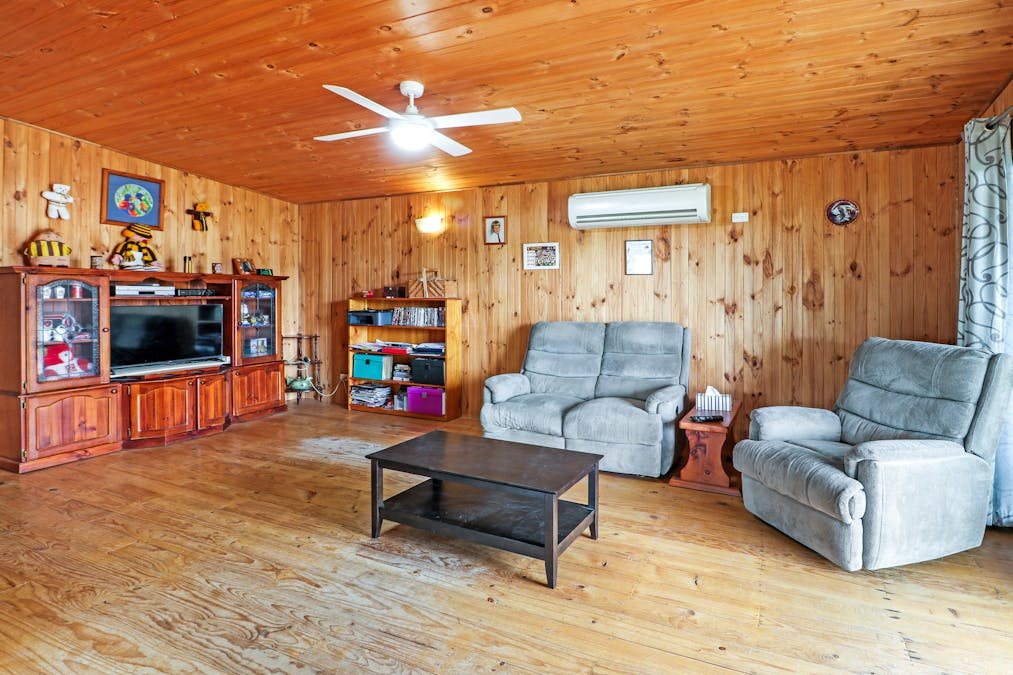 35 Rankin Street, Maindample, VIC, 3723 - Image 9