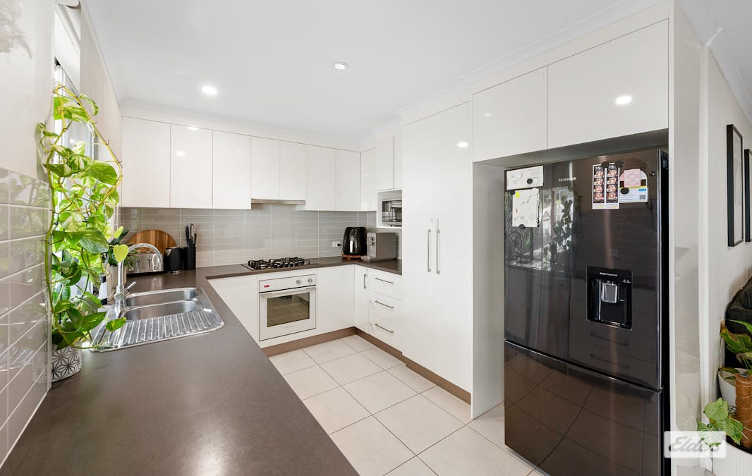 17 Sandpiper Avenue, New Auckland, QLD, 4680 - Image 7