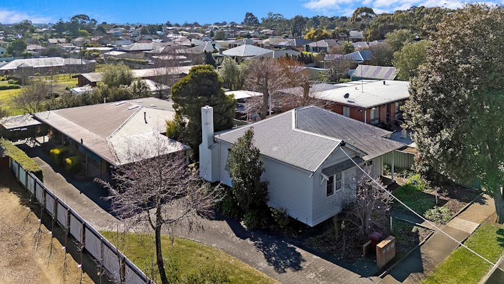 1-3/13 Fyfe Street, Hamilton, VIC, 3300 - Image 1