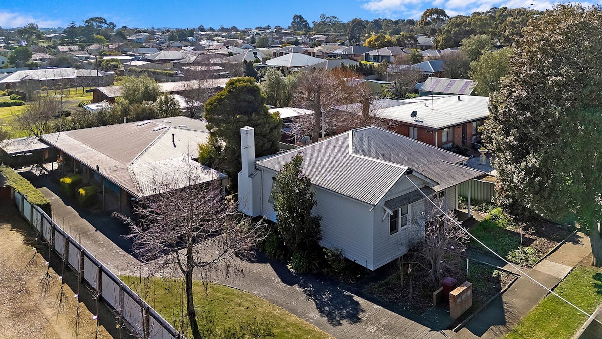 1-3/13 Fyfe Street, Hamilton, VIC, 3300 - Image 1