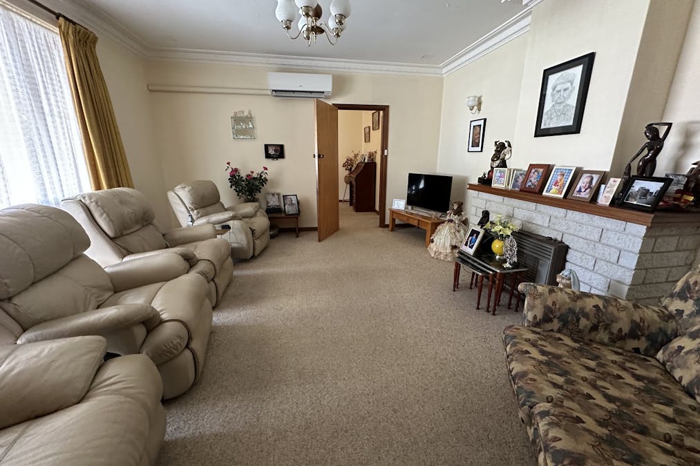 6 Kobeelya Avenue, Katanning, WA, 6317 - Image 6