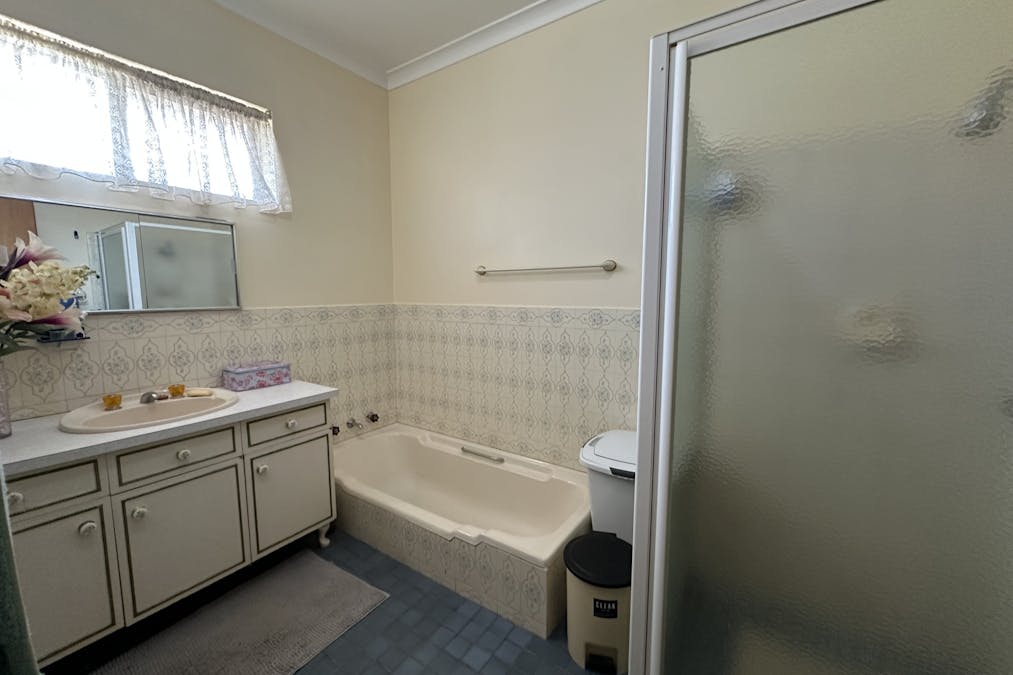 6 Kobeelya Avenue, Katanning, WA, 6317 - Image 15
