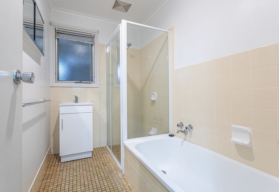 86 Cedar Avenue, Naracoorte, SA, 5271 - Image 5