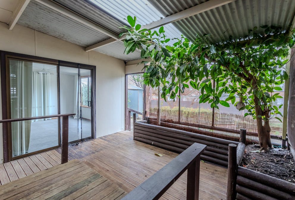 86 Cedar Avenue, Naracoorte, SA, 5271 - Image 9