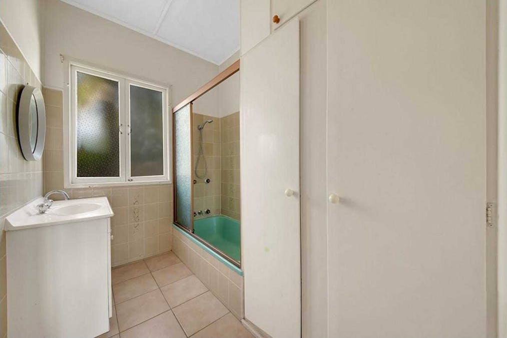 2 Nothling Street, New Auckland, QLD, 4680 - Image 3