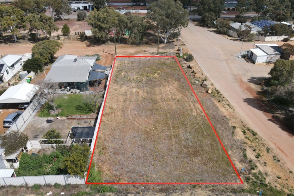 23 Ganzer Street, Wongan Hills, WA, 6603 - Image 2