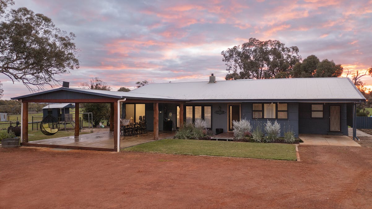 124 Boyagarra Road, Brookton, WA, 6306 - Image 1