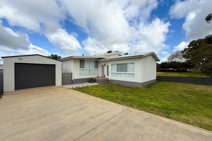 11 Scoble Place, Parkes, NSW, 2870