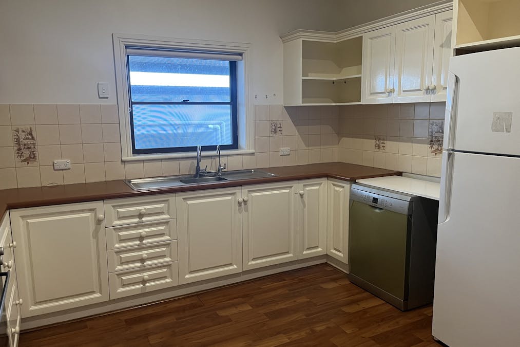 76 Bertha Street, Mount Gambier, SA, 5290 - Image 4