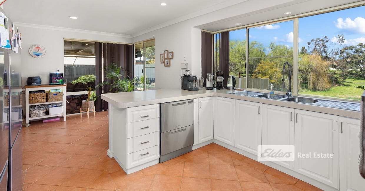 2 Ecclestone Court, Boyanup, WA, 6237 - Image 8