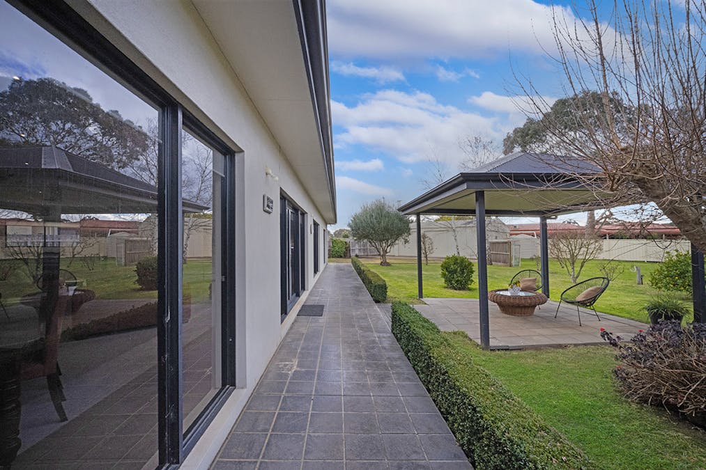 41 Tatlock Street, Hamilton, VIC, 3300 - Image 14