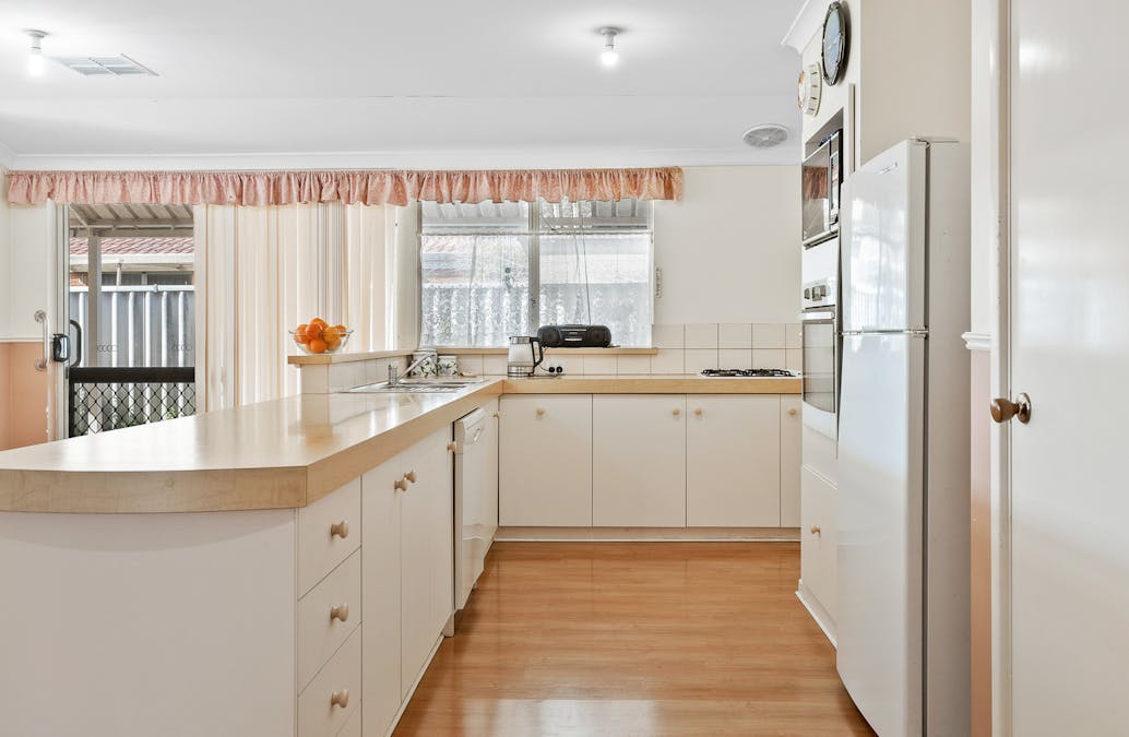 6 Morritt Close, Rockingham, WA, 6168 - Image 9