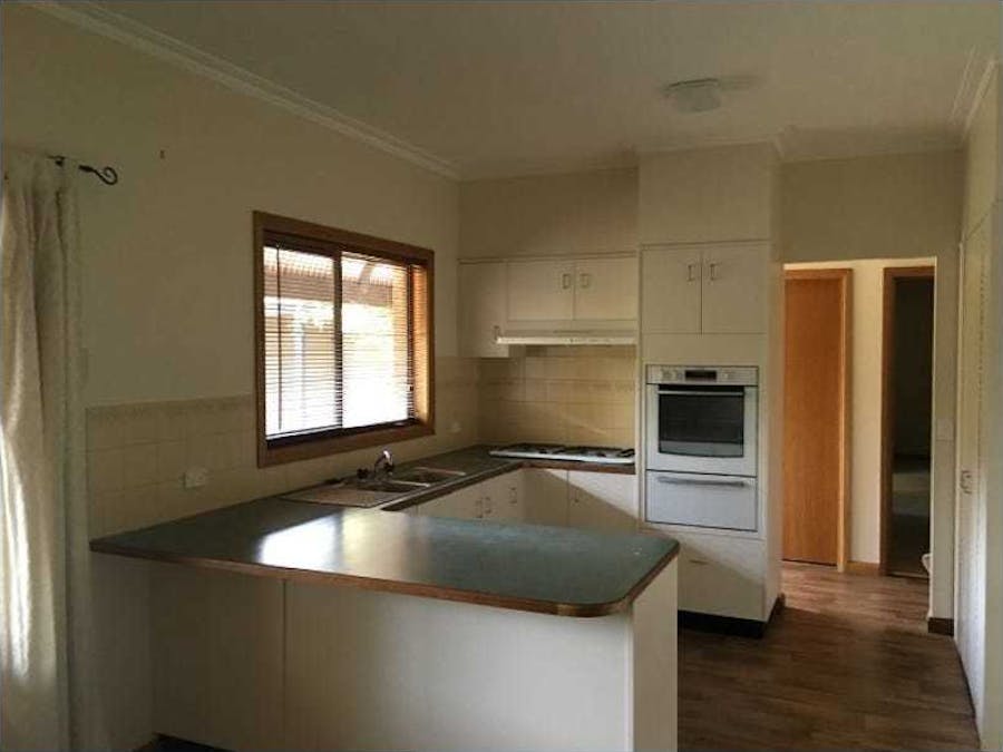 14 Westacott Street, Hamilton, VIC, 3300 - Image 2