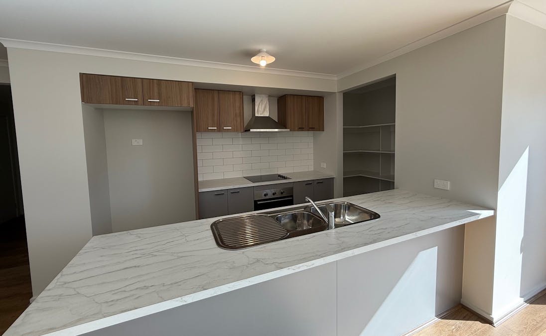 42 Isabella Boulevard, Korumburra, VIC, 3950 - Image 3