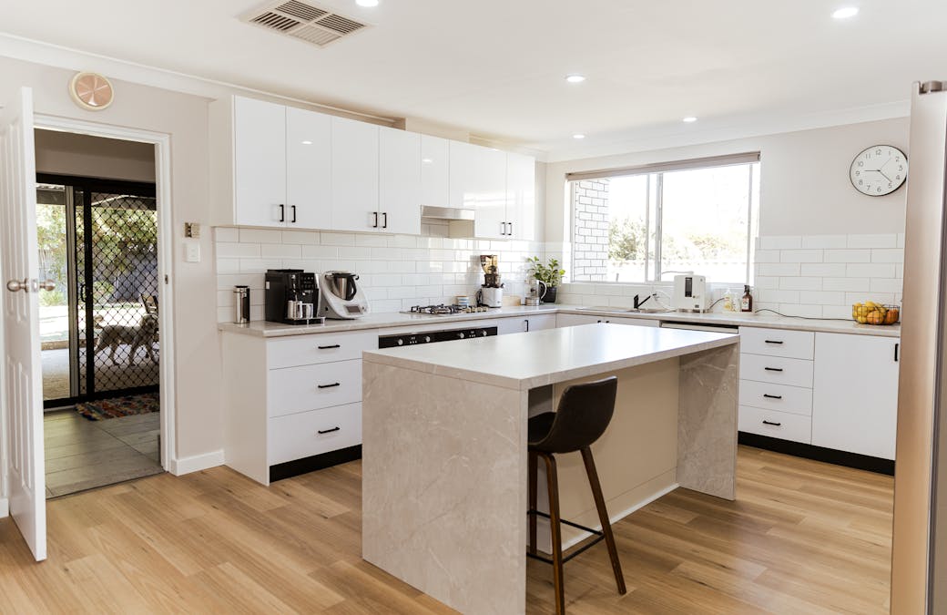5 Lewis Street, Merredin, WA, 6415 - Image 2