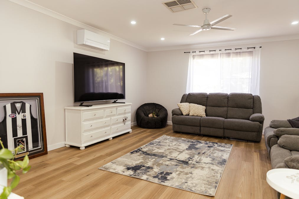 5 Lewis Street, Merredin, WA, 6415 - Image 3