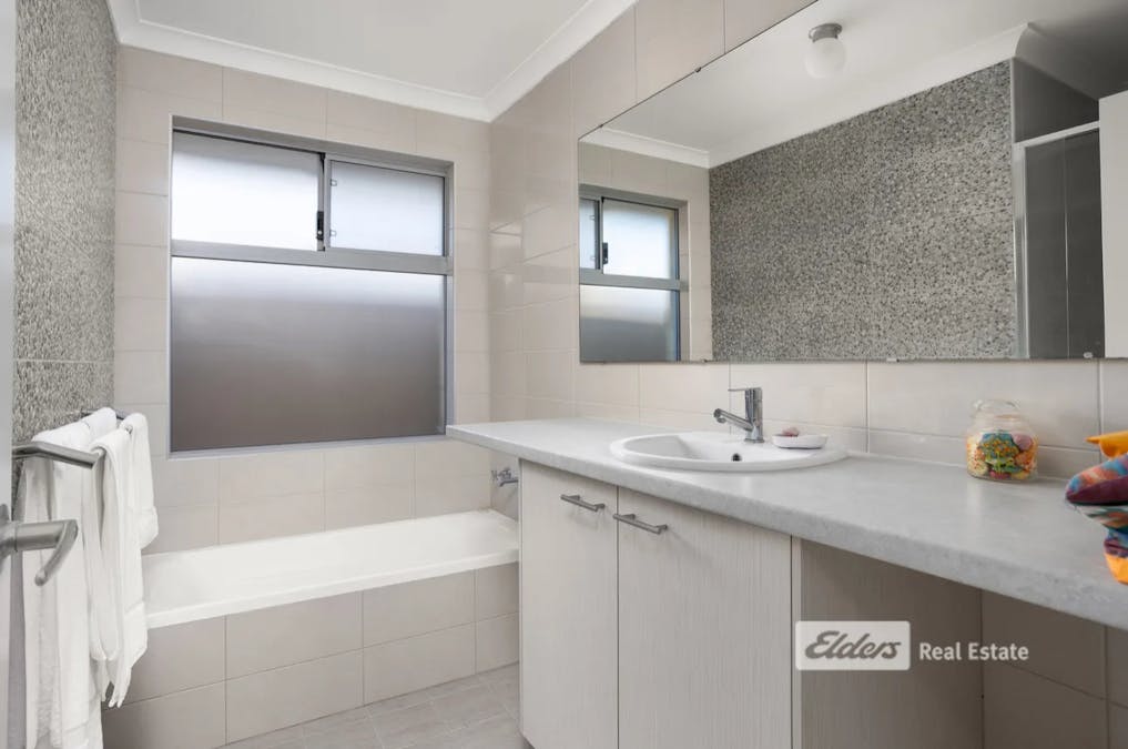 36 Barwon Way, Australind, WA, 6233 - Image 4