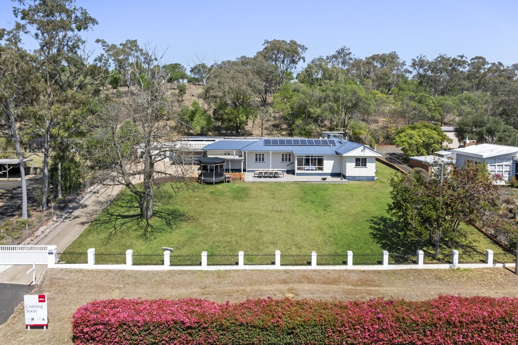 42 Toowoomba Road, Oakey, QLD, 4401 - Image 2