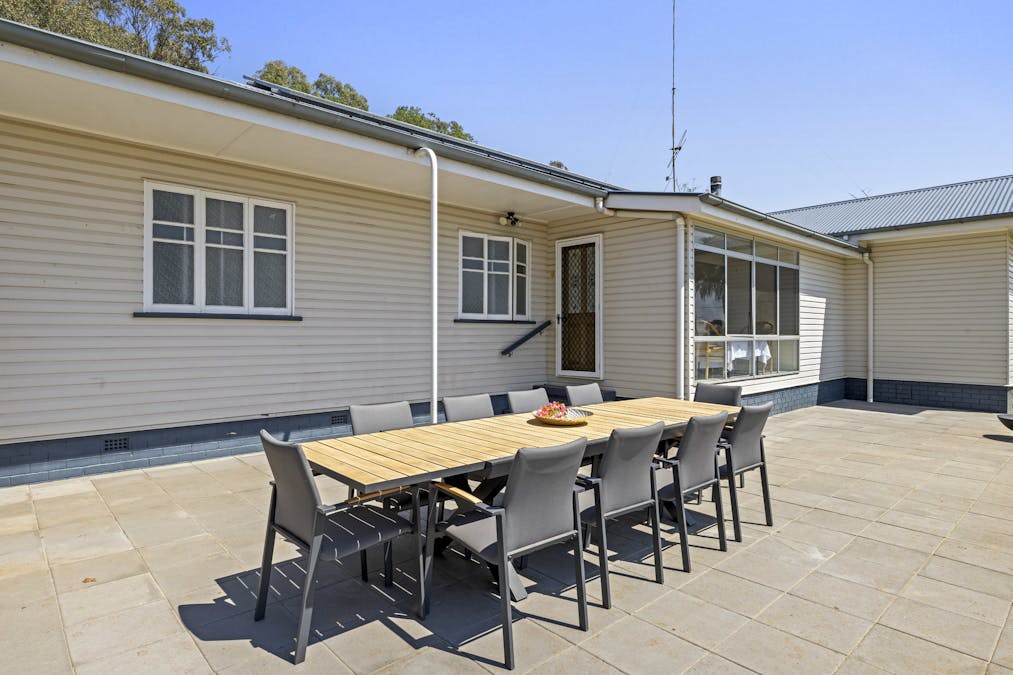 42 Toowoomba Road, Oakey, QLD, 4401 - Image 4