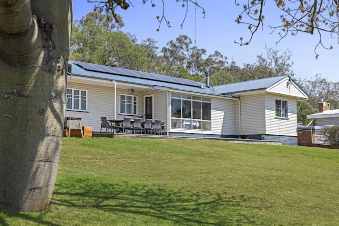 42 Toowoomba Road, Oakey, QLD, 4401 - Image 1