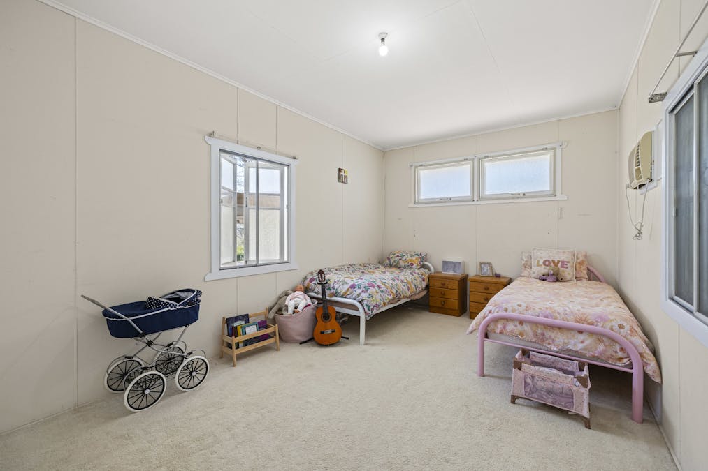 42 Toowoomba Road, Oakey, QLD, 4401 - Image 19