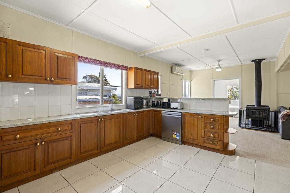 42 Toowoomba Road, Oakey, QLD, 4401 - Image 12